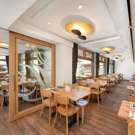 Отель Jungfrau Lodge, Annex Crystal 3*