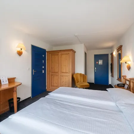 Отель Jungfrau Lodge, Annex Crystal 3*