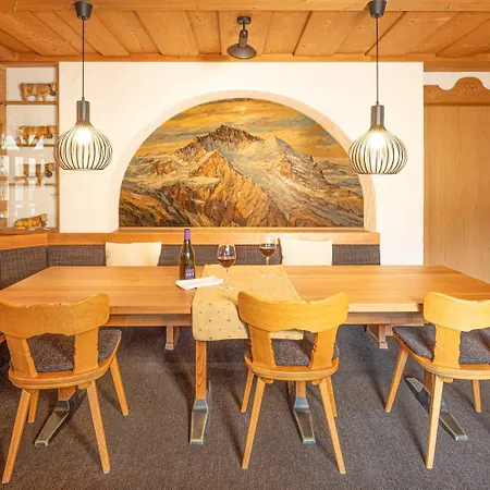 Jungfrau Lodge, Annex Crystal Гриндельвальд