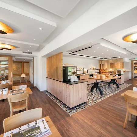 Jungfrau Lodge, Annex Crystal Hotel 3*